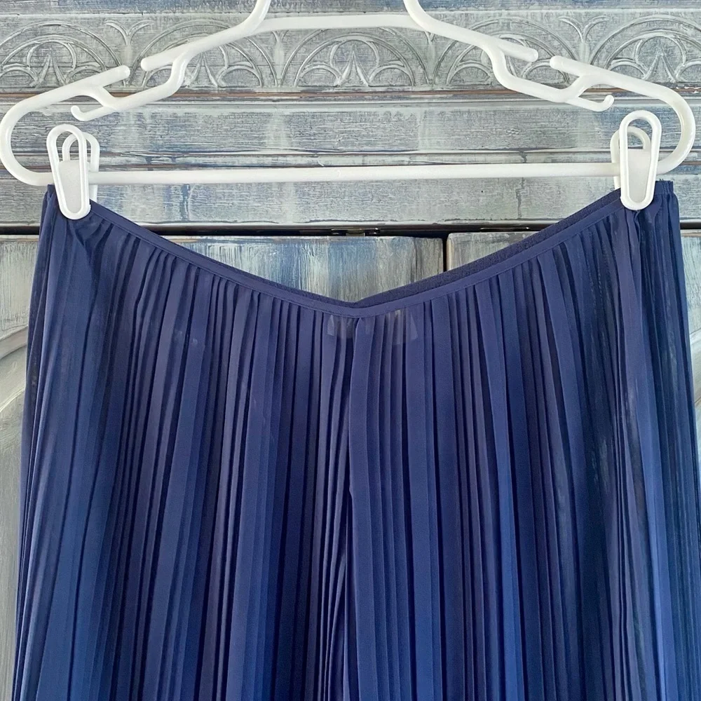 Victoria’s Secret Navy Pleated Palazzo Pants